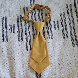 Elegant Gold Women's Linen Tie